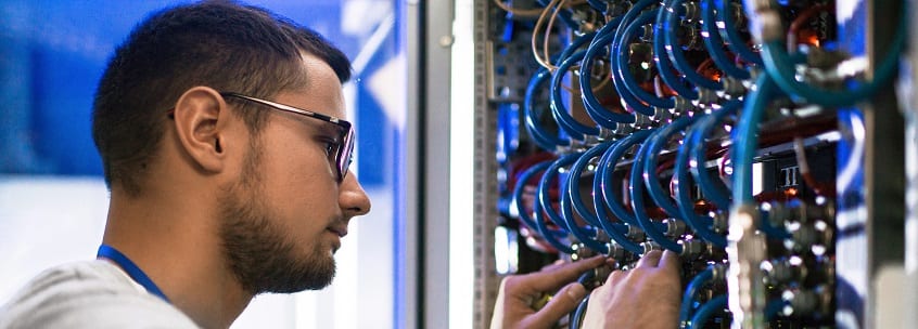 System-Administrator-Checking-Servers-856866278_847x302-header
